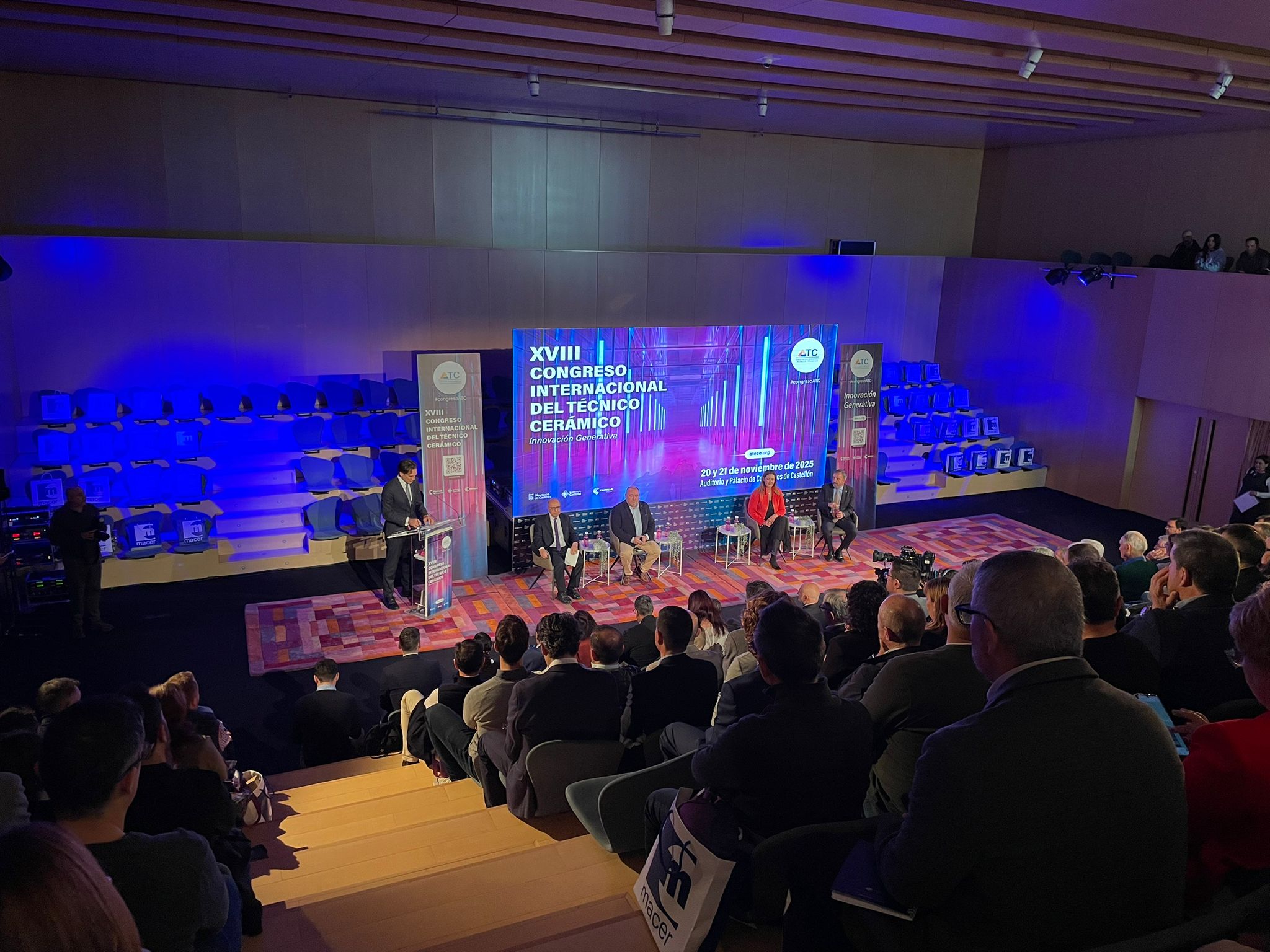 Montoro (ATC) llama a reforzar la innovación y aprovechar la incertidumbre en el sector cerámico Montoro (ATC) llama a reforzar la innovación y aprovechar la incertidumbre en el sector cerámico