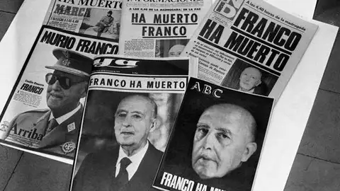 El jueves 20 de noviembre de 1975, todos los periódicos, en ediciones especiales, salieron a la calle dando la noticia del fallecimiento de Franco. El jueves 20 de noviembre de 1975, todos los periódicos, en ediciones especiales, salieron a la calle dando la noticia del fallecimiento de Franco.