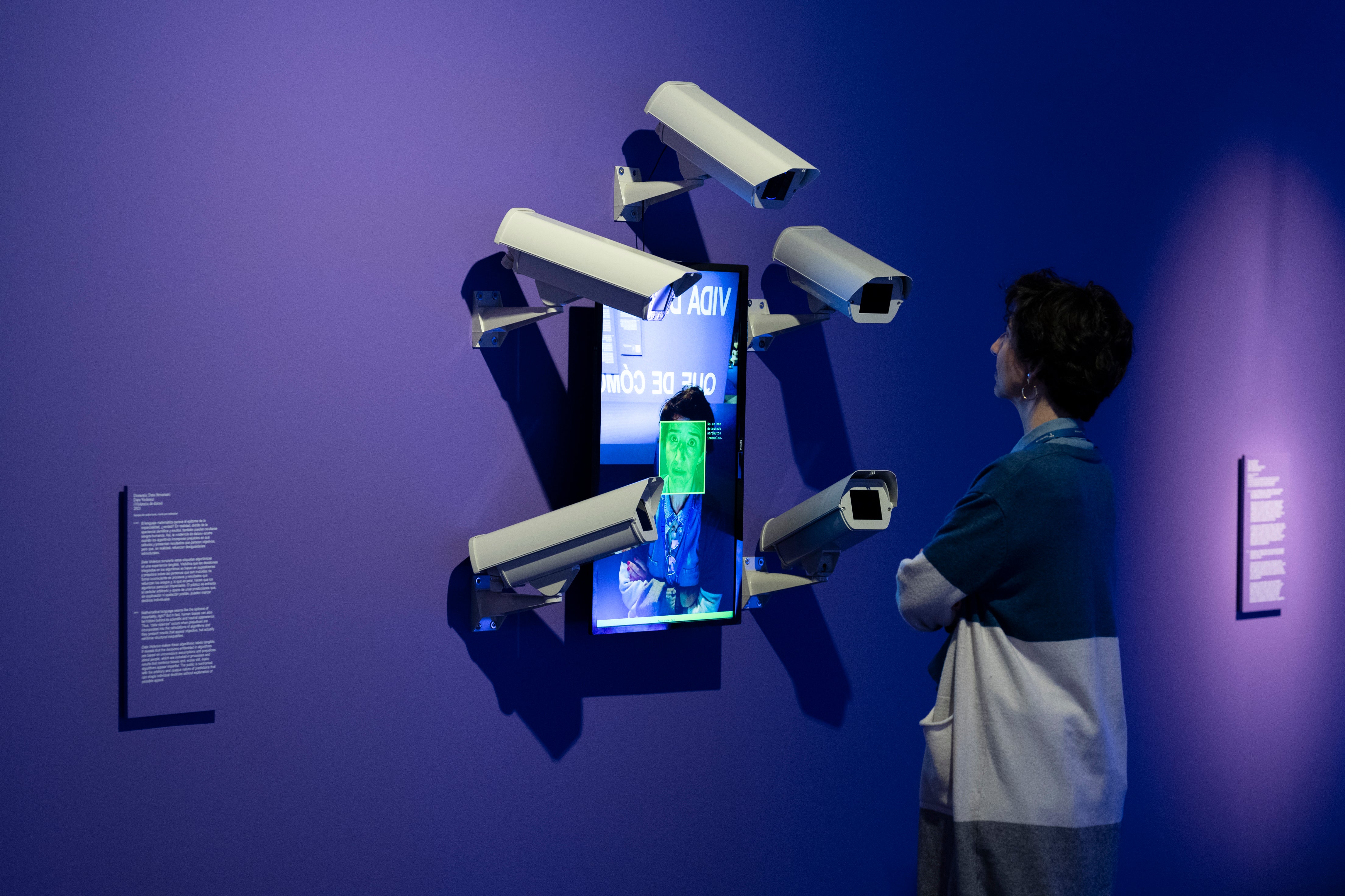 Una exposición invita a reflexionar sobre los derechos digitales antes de dar al clic Una exposición invita a reflexionar sobre los derechos digitales antes de dar al clic