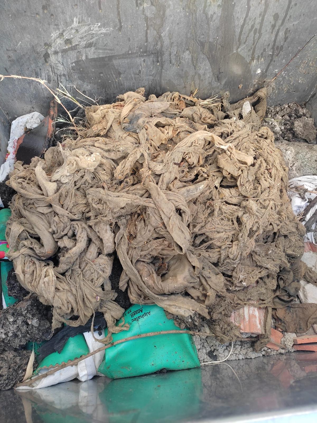 Aqualia pone en marcha una campaña sobre el daño que el cabello y otros elementos inapropiados pueden causar en los sistemas de saneamiento Aqualia pone en marcha una campaña sobre el daño que el cabello y otros elementos inapropiados pueden causar en los sistemas de saneamiento