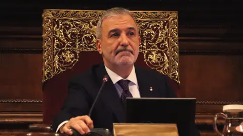 El ple de Barcelona rebutja el pressupost de 2026 i Collboni anuncia una qüestió de confiança El ple de Barcelona rebutja el pressupost de 2026 i Collboni anuncia una qüestió de confiança