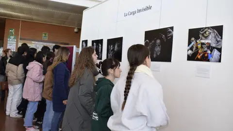 Una exposición muestra en la UCLM vivencias de personas con trastornos mentales graves Una exposición muestra en la UCLM vivencias de personas con trastornos mentales graves