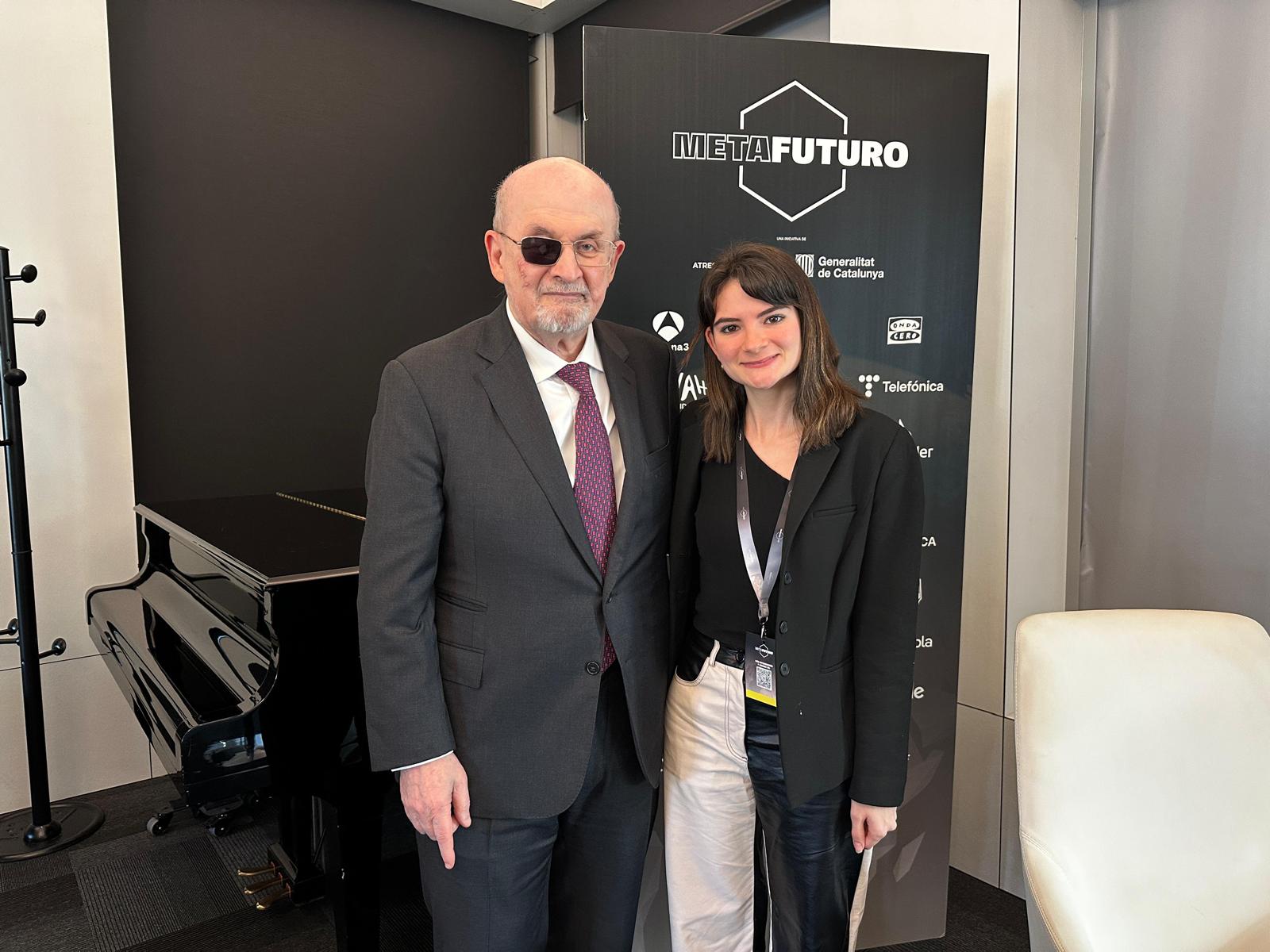 Salman Rushdie: «Si et donen temps addicional, no el malgastis. Escriu, estima i viu la vida més rica possible» Salman Rushdie: «Si et donen temps addicional, no el malgastis. Escriu, estima i viu la vida més rica possible»