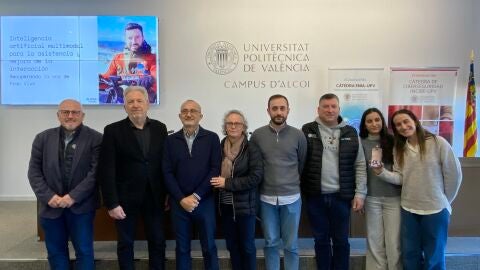 Imagen del acto de presentación de la investigación de la Universitat Politècnica de València que recupera la voz de pacientes de ELA a través de la inteligencia artificial Imagen del acto de presentación de la investigación de la Universitat Politècnica de València que recupera la voz de pacientes de ELA a través de la inteligencia artificial