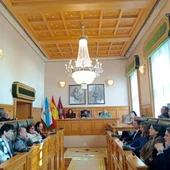 La corporación municipal de Santiago aprueba el pago de las horas extraordinarias de bomberos y policías con la abstención de PP y no adscritas La corporación municipal de Santiago aprueba el pago de las horas extraordinarias de bomberos y policías con la abstención de PP y no adscritas
