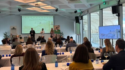 La Denominaci&oacute;n de Origen Estepa deslumbra en Sevilla con su aceite fresco de la nueva campa&ntilde;a