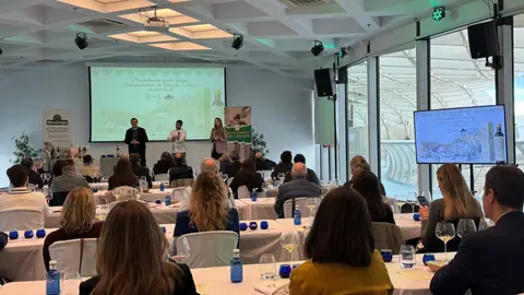 La Denominación de Origen Estepa deslumbra en Sevilla con su aceite fresco de la nueva campaña La Denominación de Origen Estepa deslumbra en Sevilla con su aceite fresco de la nueva campaña