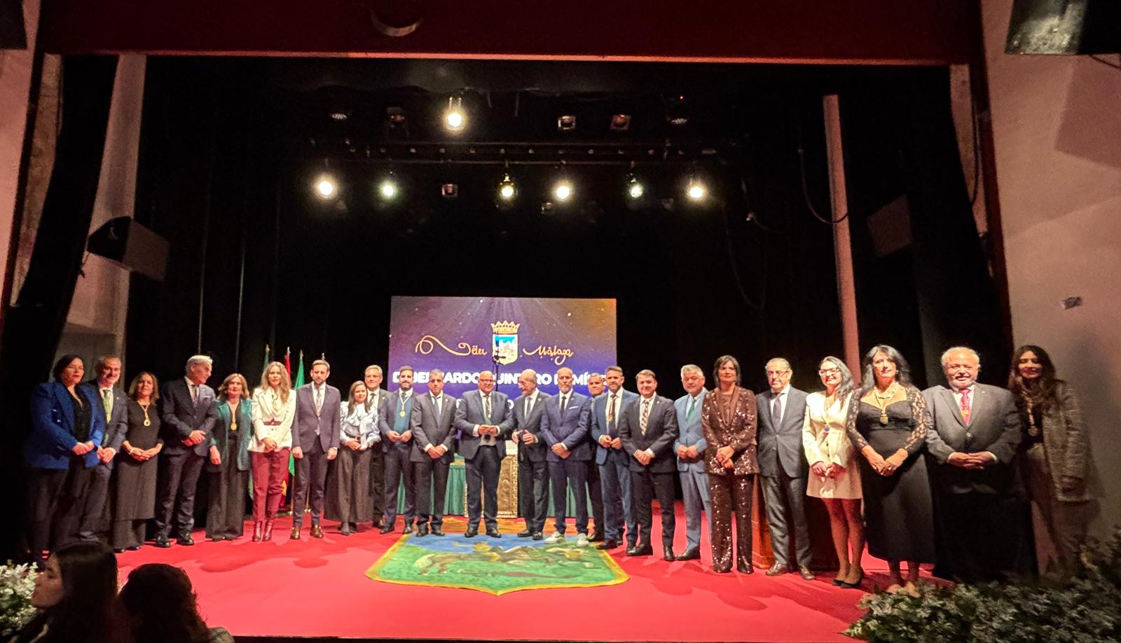 Vélez-Málaga nombra a Bernardo Quintero Hijo Predilecto de la Ciudad Vélez-Málaga nombra a Bernardo Quintero Hijo Predilecto de la Ciudad