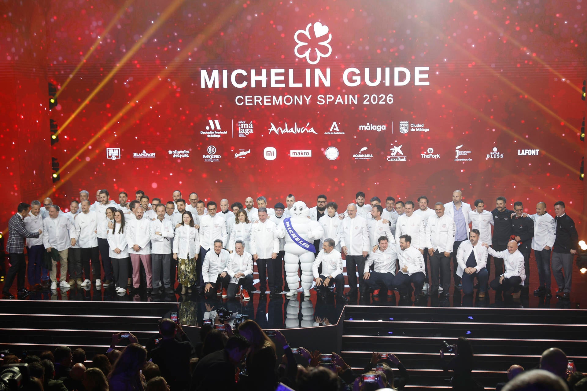 Fotografía de familia de todos los galardonados durante la gala de entrega de las Estrellas Michelín 2026, este martes en Málaga Fotografía de familia de todos los galardonados durante la gala de entrega de las Estrellas Michelín 2026, este martes en Málaga