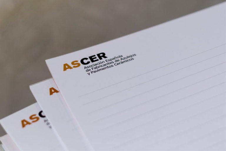 La patronal cerámica prevé cerrar 2025 con estabilidad en las ventas y pide revisar los costes por CO2 La patronal cerámica prevé cerrar 2025 con estabilidad en las ventas y pide revisar los costes por CO2