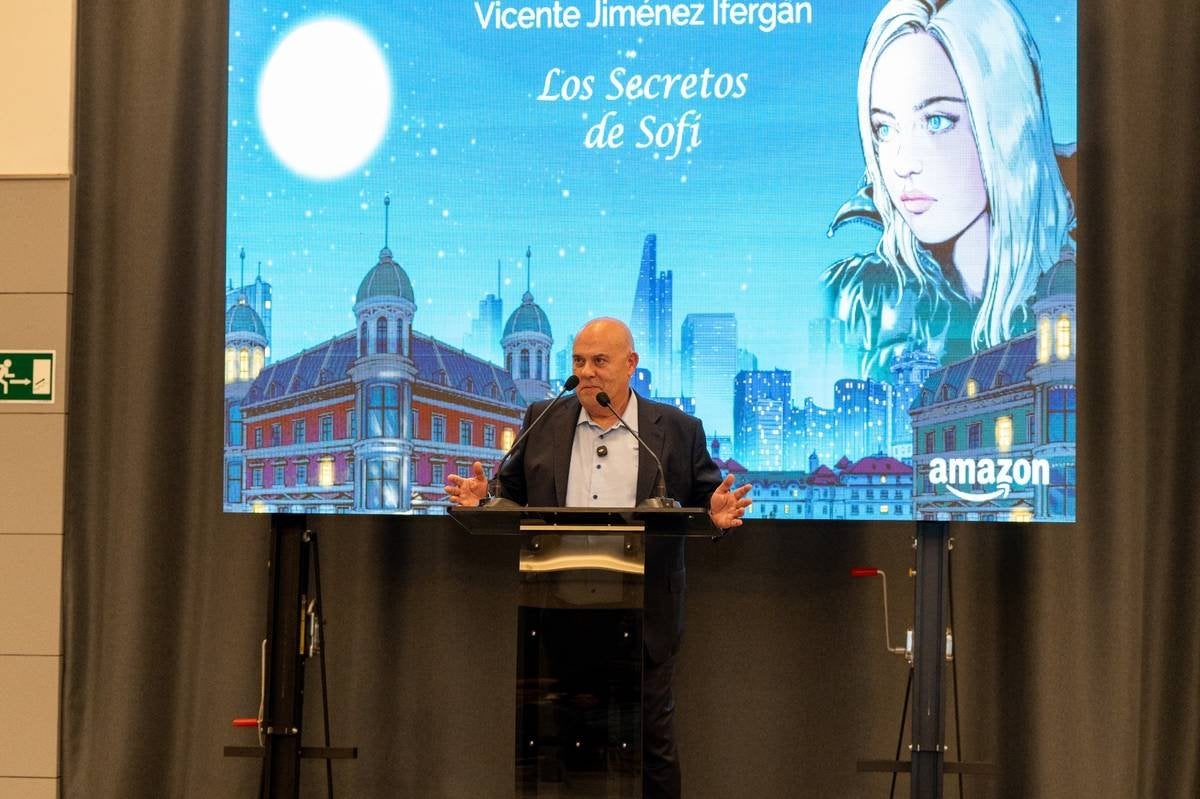 Vicente Jiménez Ifergan presenta su primera novela “Los Secretos de Sofi” en un emotivo acto Vicente Jiménez Ifergan presenta su primera novela “Los Secretos de Sofi” en un emotivo acto