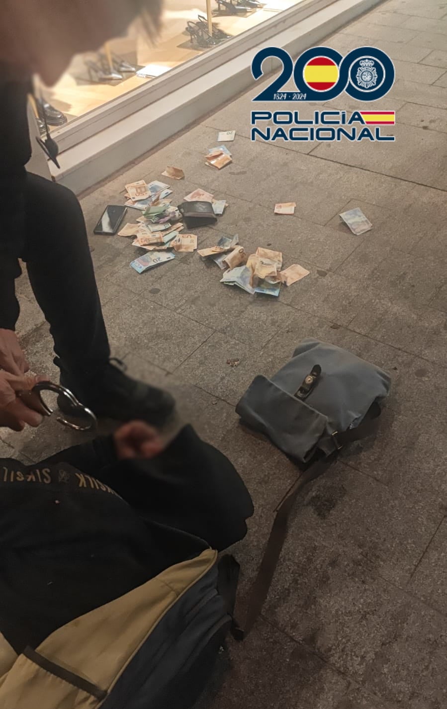 Frustrado un robo violento realizado en plena madrugada por el método del tirón Frustrado un robo violento realizado en plena madrugada por el método del tirón