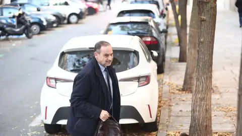 José Luis Ábalos llegando este jueves a la vistilla en el Tribunal Supremo José Luis Ábalos llegando este jueves a la vistilla en el Tribunal Supremo