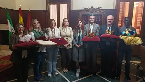 Foto de familia en el Ayuntamiento de Puerto Real Foto de familia en el Ayuntamiento de Puerto Real