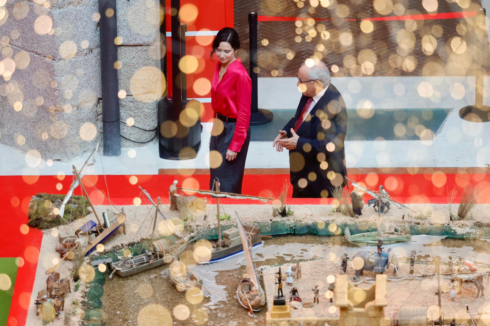 Inaugurado el Belén de la Real Casa de Correos que este año se adentra en dos momentos trascendentales: el Nacimiento y el Éxodo a Egipto Inaugurado el Belén de la Real Casa de Correos que este año se adentra en dos momentos trascendentales: el Nacimiento y el Éxodo a Egipto