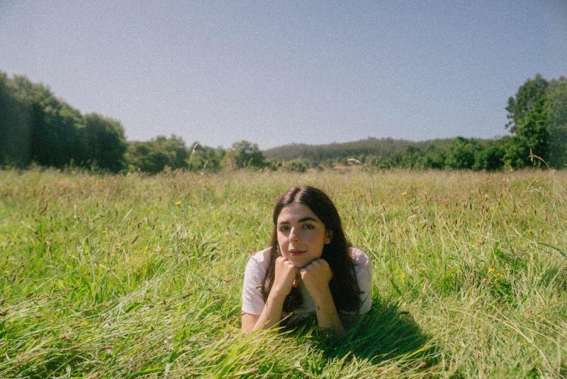 Clara deMin, cotidianidad en forma de indie íntimo Clara deMin, cotidianidad en forma de indie íntimo