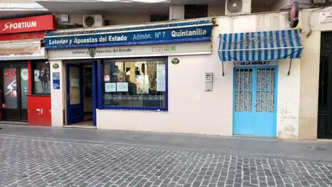 Administración de Loterías en la calle Graciano de Mérida. - Administración de Loterías en la calle Graciano de Mérida. -