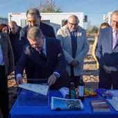 García-Page asiste a la colocación de la primera piedra del centro de salud de Carrión García-Page asiste a la colocación de la primera piedra del centro de salud de Carrión