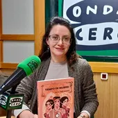 Ana Villanueva con su libro "Tiempo de Mujeres" Ana Villanueva con su libro "Tiempo de Mujeres"