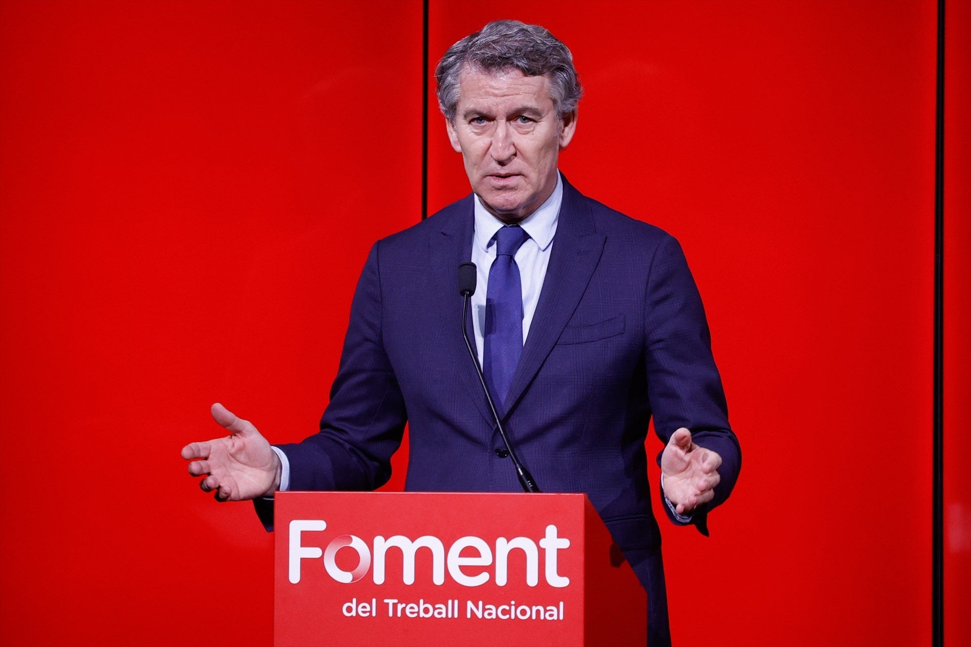 Feijóo pide ayuda a los empresarios catalanes para conseguir "votos de los suyos" y que prospere una moción de censura contra Sánchez Feijóo pide ayuda a los empresarios catalanes para conseguir "votos de los suyos" y que prospere una moción de censura contra Sánchez