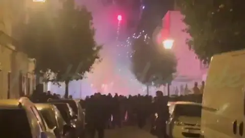 14 detenidos en una pelea entre ultras en la antesala del derbi 14 detenidos en una pelea entre ultras en la antesala del derbi