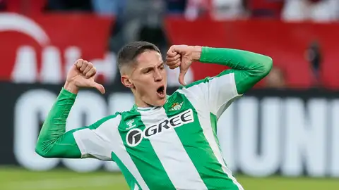 Sergi Altimira en el Derbi sevillano Sergi Altimira en el Derbi sevillano