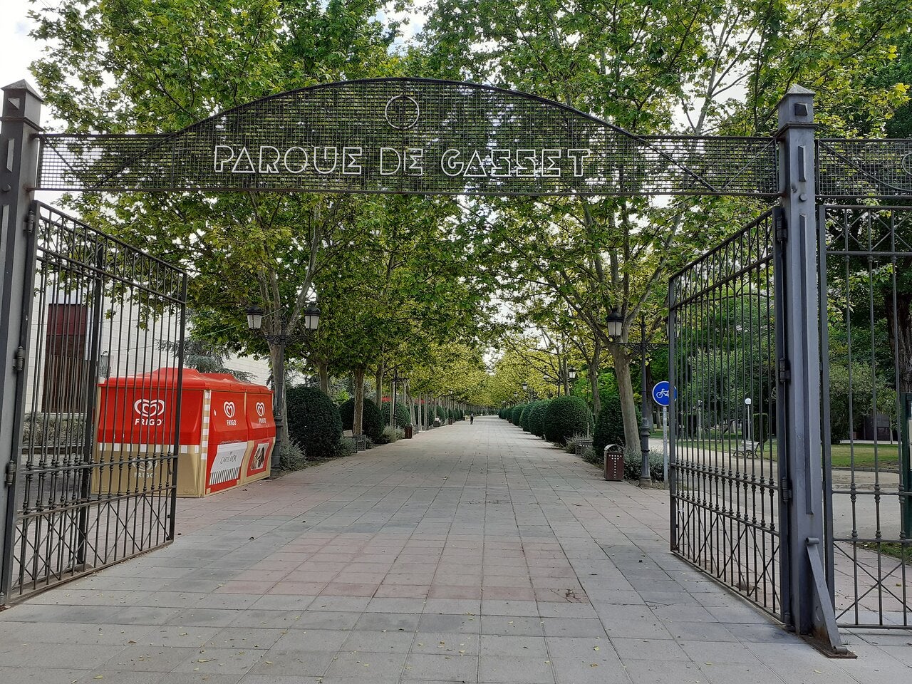 Muere un hombre en la vía pública frente al Parque de Gasset en Ciudad Real Muere un hombre en la vía pública frente al Parque de Gasset en Ciudad Real