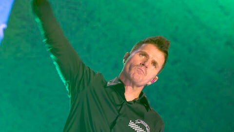 Dani Mart&iacute;n homenajea a Sabina desde su concierto con una versi&oacute;n de 'Contigo' 