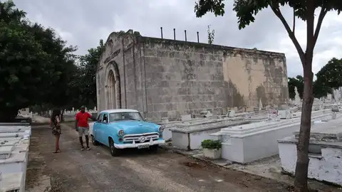 La colonia leonesa en Cuba estima que aún faltan 12.000 euros para concluir la rehabilitación del panteón, comprometida con el ILC La colonia leonesa en Cuba estima que aún faltan 12.000 euros para concluir la rehabilitación del panteón, comprometida con el ILC