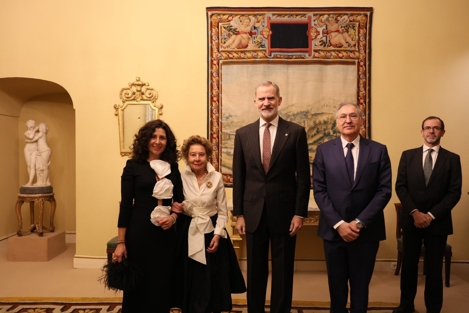María Teresa Rodríguez, presidenta de honor de Galletas Gullón, recibe el IX Premio Reino de España a la Trayectoria Empresarial María Teresa Rodríguez, presidenta de honor de Galletas Gullón, recibe el IX Premio Reino de España a la Trayectoria Empresarial