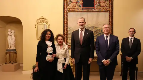 María Teresa Rodríguez, presidenta de honor de Galletas Gullón, recibe el IX Premio Reino de España a la Trayectoria Empresarial .