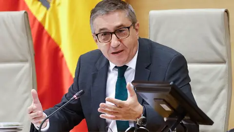 El conseller de Educación, José Antonio Rovira, en la Comisión del Congreso sobre la dana, este lunes. El conseller de Educación, José Antonio Rovira, en la Comisión del Congreso sobre la dana, este lunes.