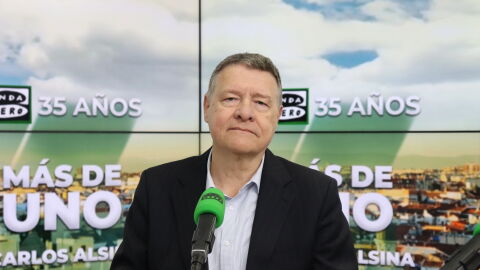 Jordi Sevilla, durante la entrevista en 'M&aacute;s de uno'/ Samuel Portillo