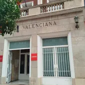 Interinos de la consellería de Educación se movilizan por impagos de nómina con deudas de hasta 8.000 euros Interinos de la consellería de Educación se movilizan por impagos de nómina con deudas de hasta 8.000 euros