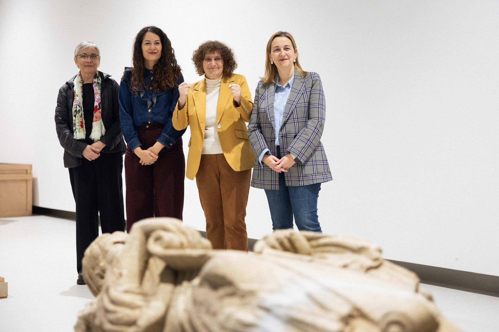 Las estatuas del Mestre Mateo vuelven a Santiago: "Representa la lucha del conjunto del pueblo gallego" Las estatuas del Mestre Mateo vuelven a Santiago: "Representa la lucha del conjunto del pueblo gallego"