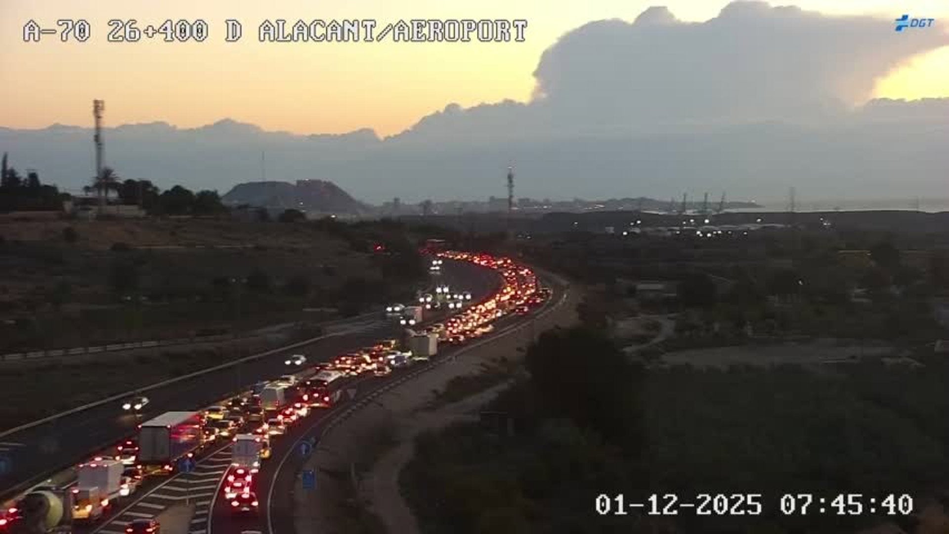 Un accidente de tráfico en la A-7 a la altura de la pedanía de Torrellano de Elche genera retenciones de más de dos kilómetros Un accidente de tráfico en la A-7 a la altura de la pedanía de Torrellano de Elche genera retenciones de más de dos kilómetros