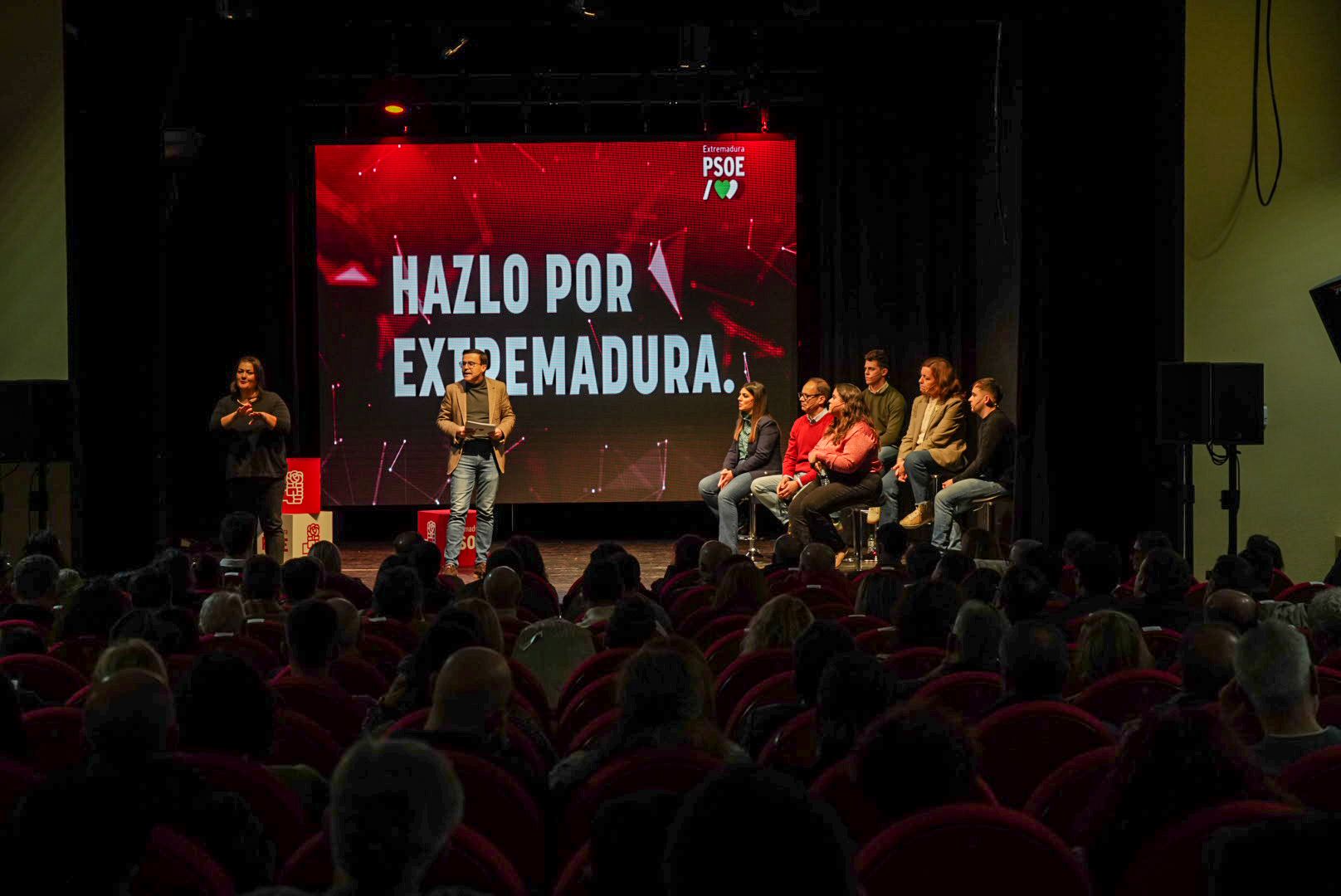 El PSOE lanza su Programa de Compromisos para recuperar la igualdad, la dignidad y los servicios públicos de calidad en Extremadura El PSOE lanza su Programa de Compromisos para recuperar la igualdad, la dignidad y los servicios públicos de calidad en Extremadura