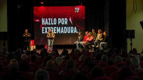 El PSOE lanza su Programa de Compromisos para recuperar la igualdad, la dignidad y los servicios públicos de calidad en Extremadura El PSOE lanza su Programa de Compromisos para recuperar la igualdad, la dignidad y los servicios públicos de calidad en Extremadura