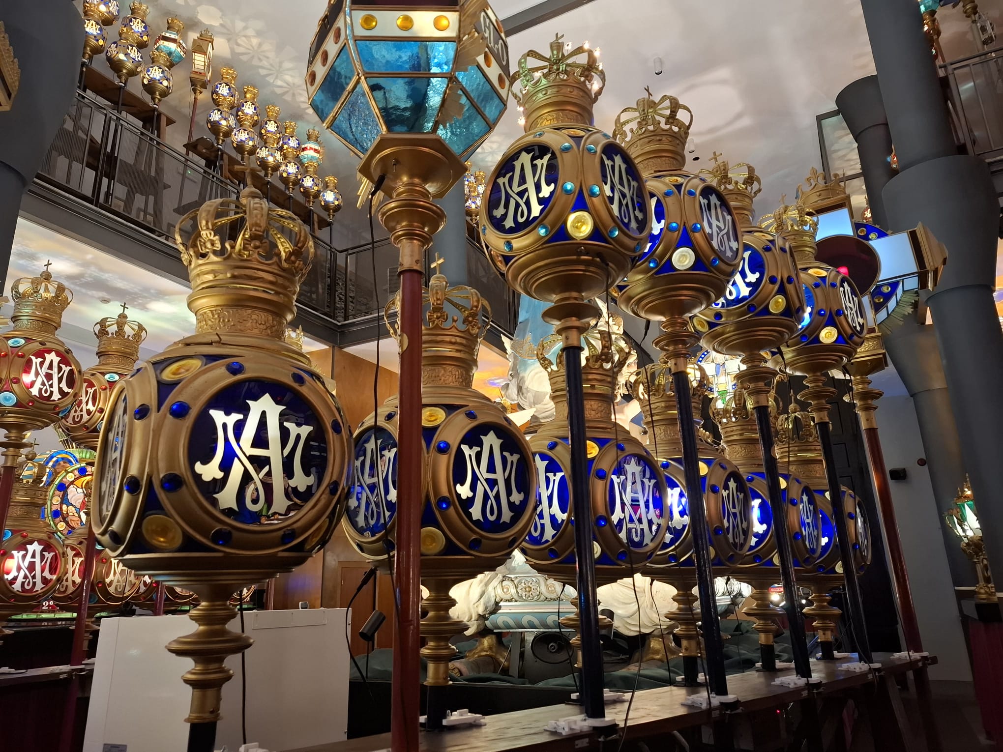 El Museo de los Faroles de Vitoria luce también en Navidad El Museo de los Faroles de Vitoria luce también en Navidad