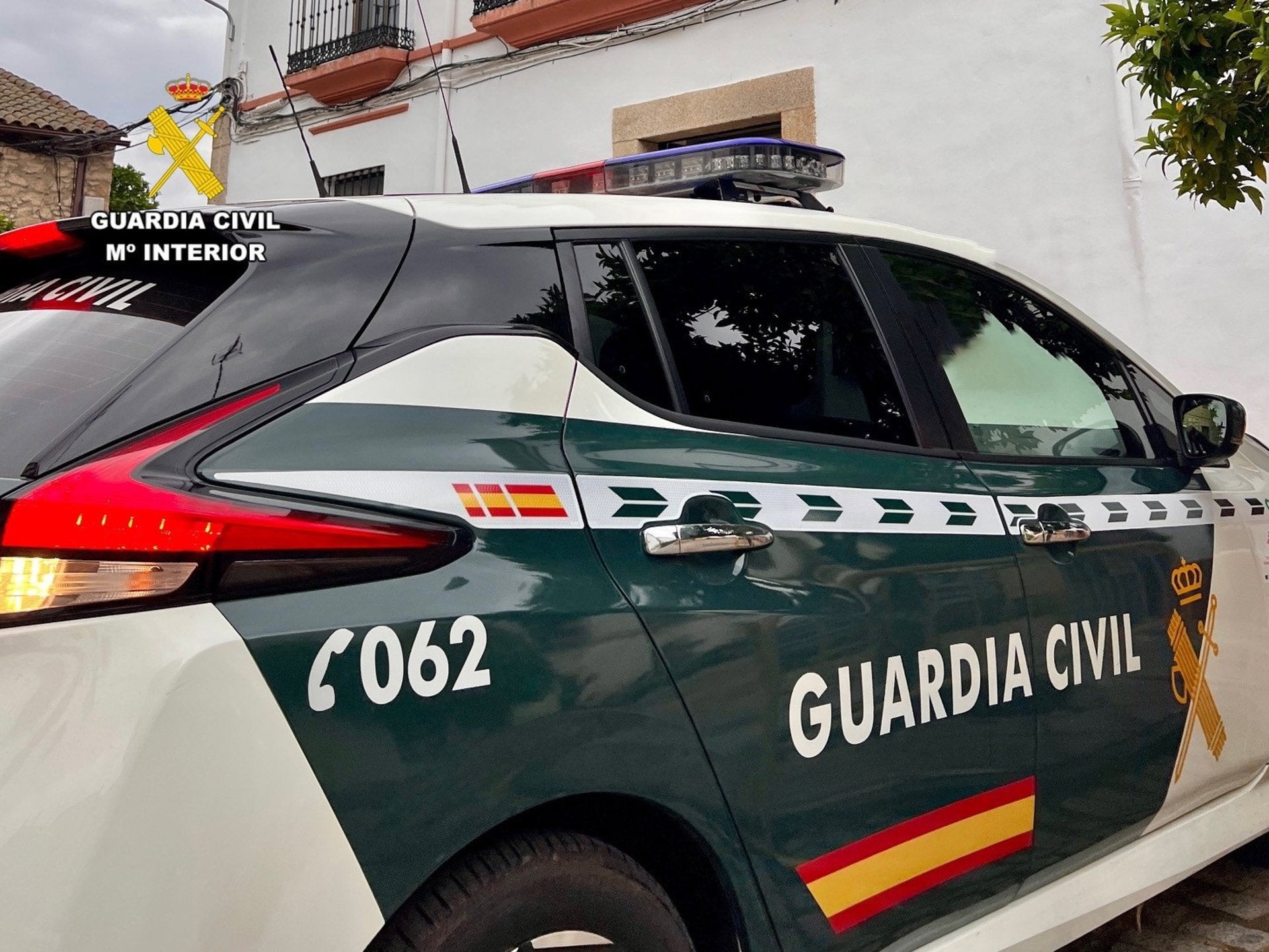 El hombre atrincherado desde el sábado en Cilleros se encuentra bajo control policial tras acceder agentes a la vivienda El hombre atrincherado desde el sábado en Cilleros se encuentra bajo control policial tras acceder agentes a la vivienda