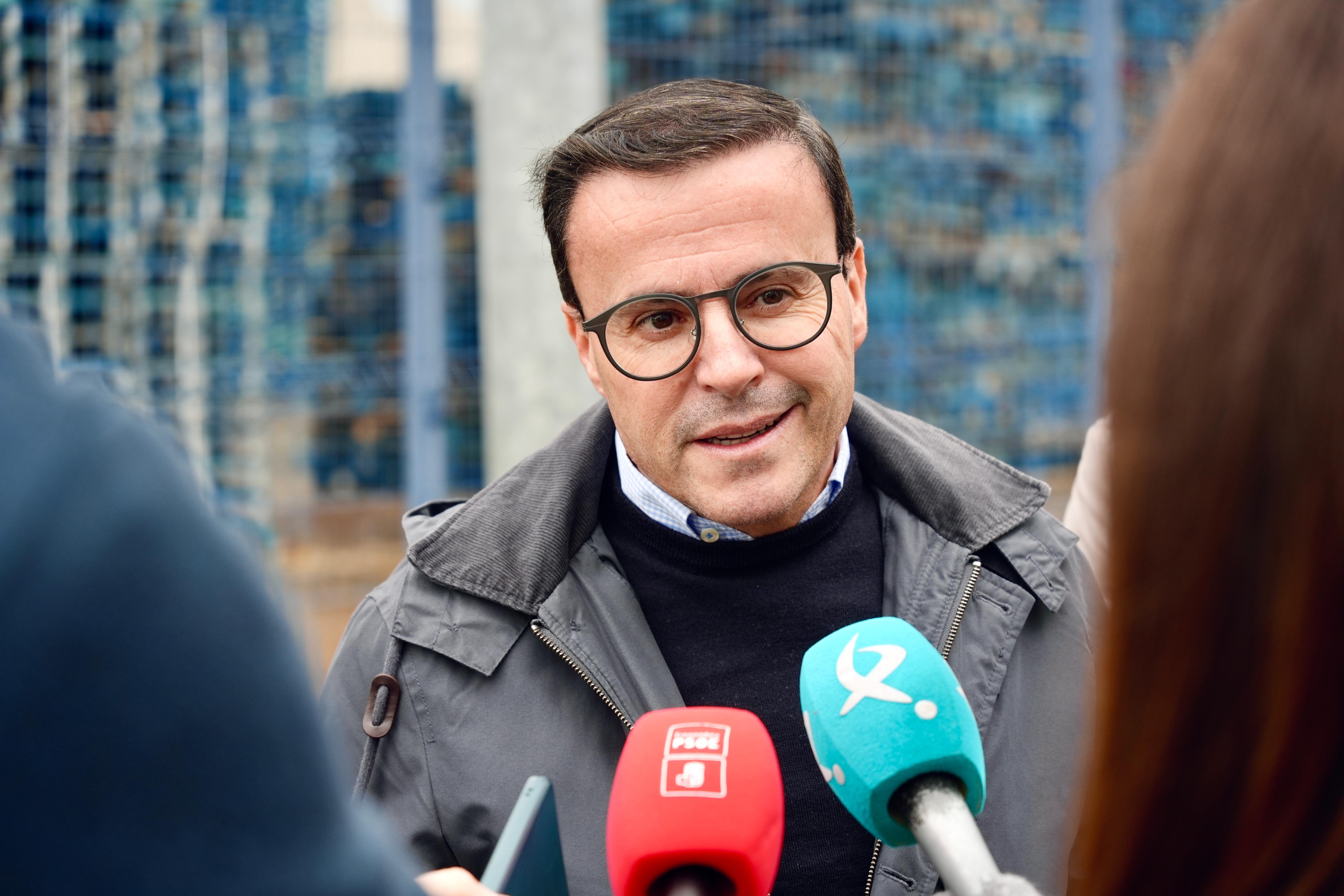 Gallardo asegura que “Guardiola se ha ido de excursión a Madrid mientras Extremadura necesita soluciones porque es rehén de Feijóo” Gallardo asegura que “Guardiola se ha ido de excursión a Madrid mientras Extremadura necesita soluciones porque es rehén de Feijóo”