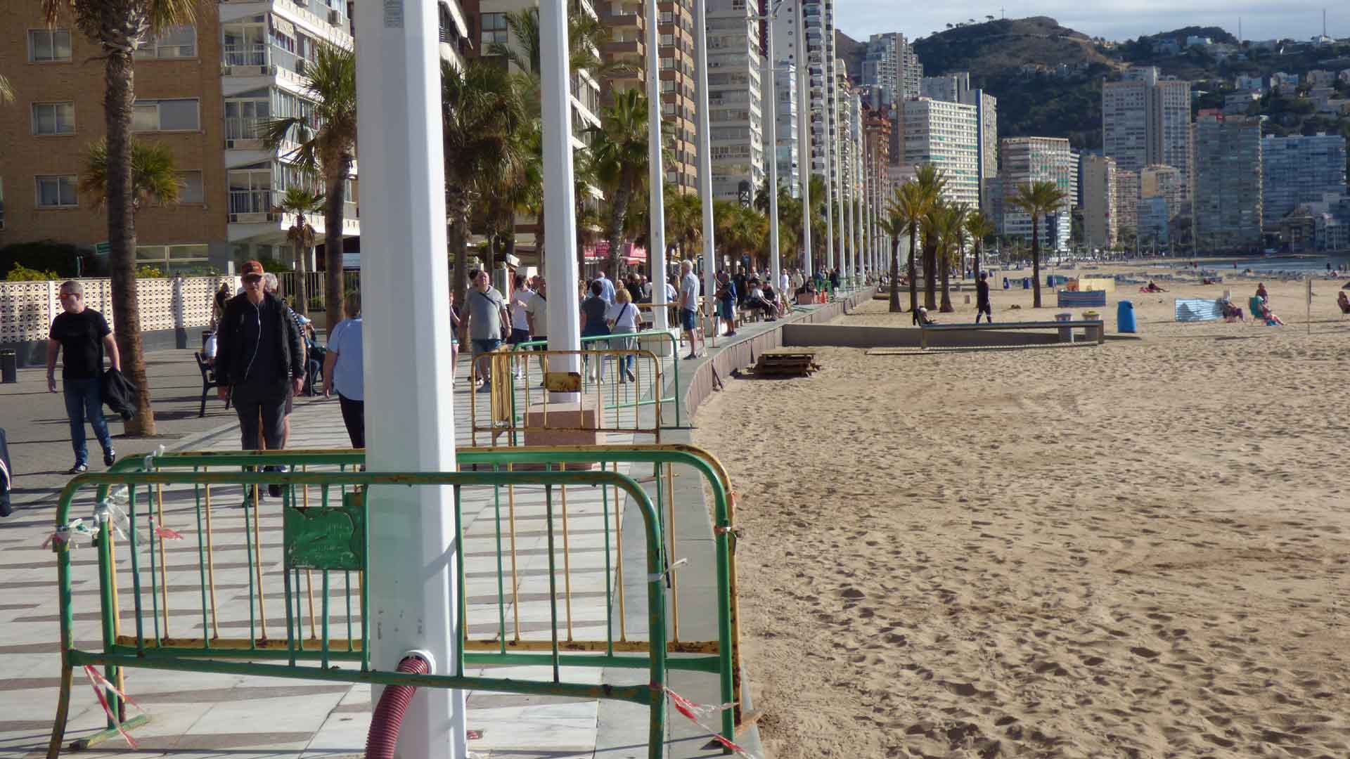 Benidorm incrementará las cámaras de control de aforo de las playas en la segunda fase de la catenaria del Paseo de Levante Benidorm incrementará las cámaras de control de aforo de las playas en la segunda fase de la catenaria del Paseo de Levante