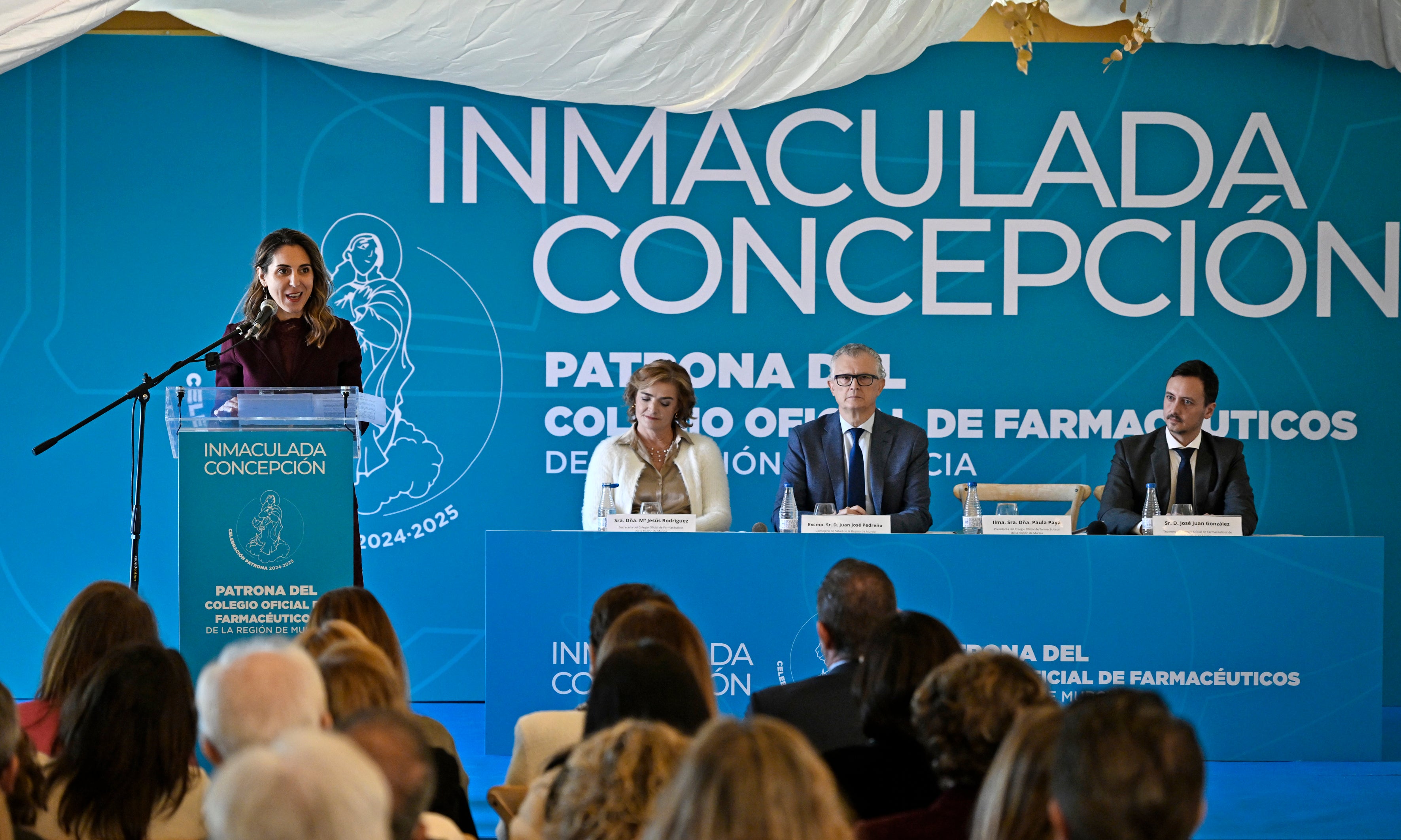 Homenaje a los farmacéuticos jubilados Homenaje a los farmacéuticos jubilados