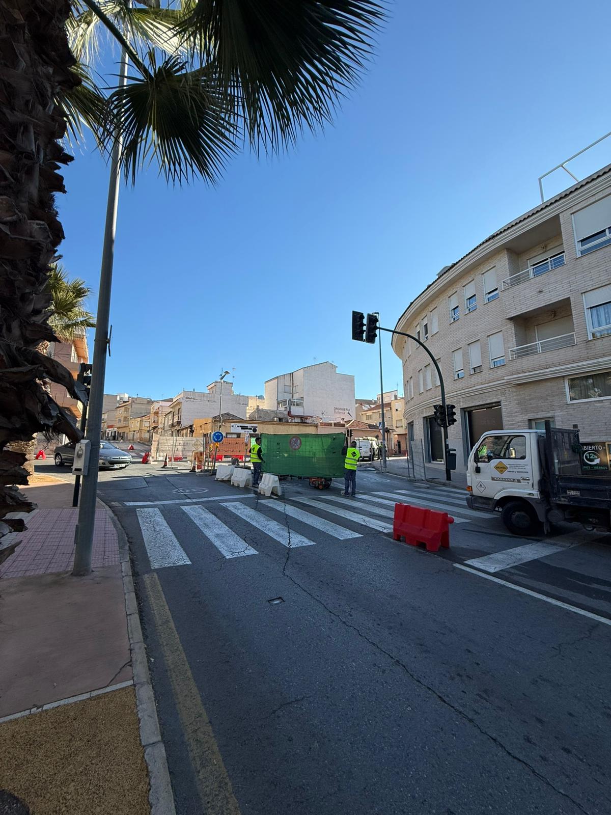 Petrer construye una rotonda en la intersección de la avenida Salinetas con Dámaso Navarro Petrer construye una rotonda en la intersección de la avenida Salinetas con Dámaso Navarro