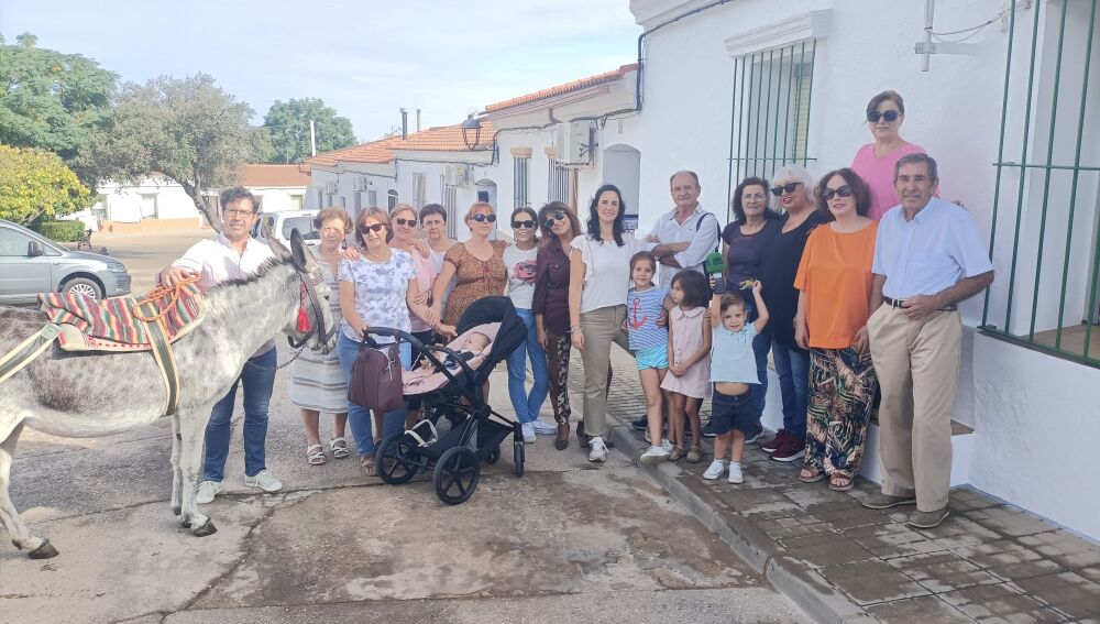 La amabilidad de sus vecinos quedó patente en el programa especial desde Minas de Herrerías.