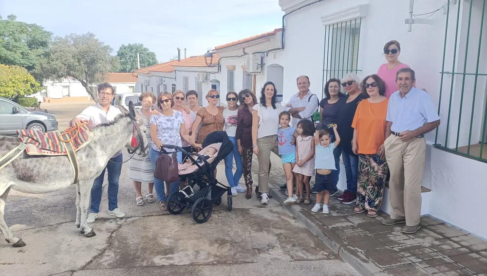 La amabilidad de sus vecinos quedó patente en el programa especial desde Minas de Herrerías. La amabilidad de sus vecinos quedó patente en el programa especial desde Minas de Herrerías.