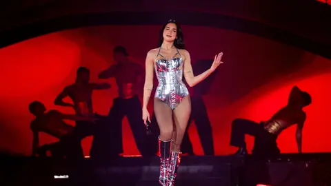 La artista Dua Lipa La artista Dua Lipa