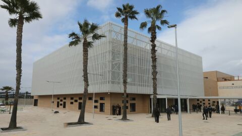 Inauguración de la nueva estación marítima para mejorar la conexión con la Península
