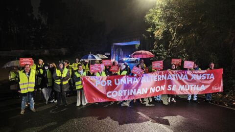 Manifestación en Cortiñán-Bergondo, en contra de la reforma de la vía del tren Manifestación en Cortiñán-Bergondo, en contra de la reforma de la vía del tren