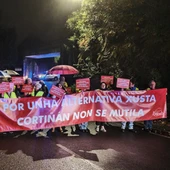 Manifestación en Cortiñán-Bergondo, en contra de la reforma de la vía del tren Manifestación en Cortiñán-Bergondo, en contra de la reforma de la vía del tren
